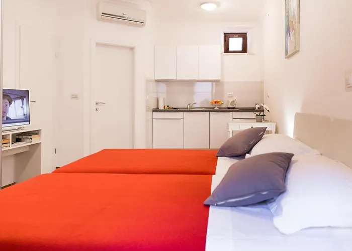 アパート サンタ マリア *